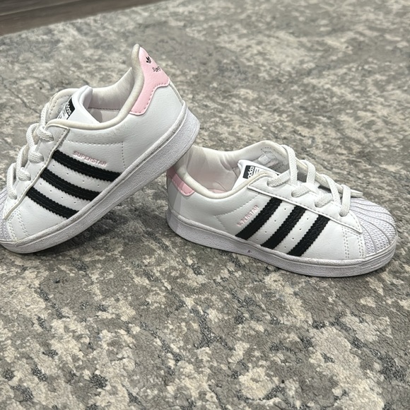Toddler Adidas Superstar - Picture 3 of 8